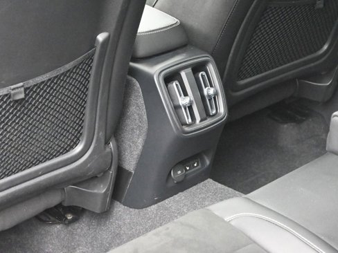 Certified 2022 Volvo XC40 P8 Recharge Ultimate image 30