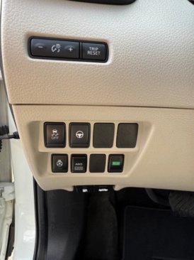 Used 2019 Nissan Rogue Sport SL w/ Premium Package image 16