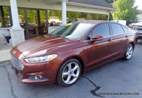 Used 2016 Ford Fusion SE image 1
