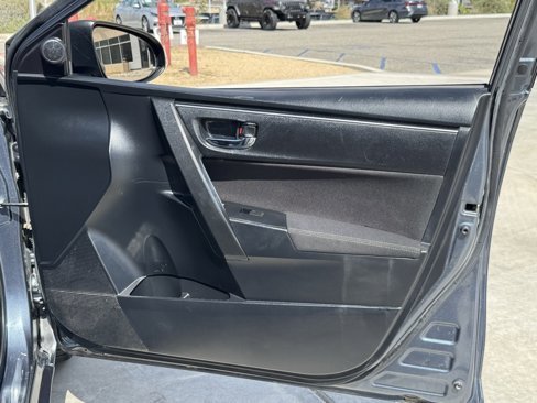 Used 2019 Toyota Corolla LE image 30