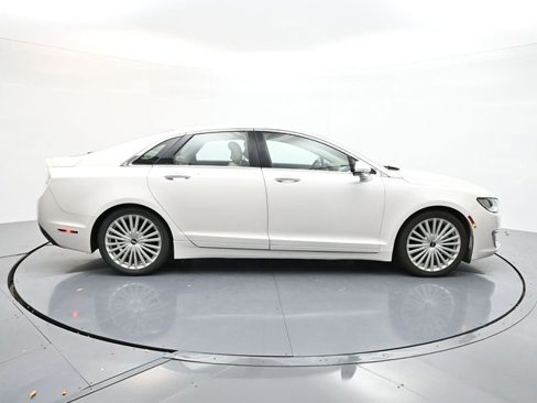 Used 2017 Lincoln MKZ Reserve w/ Climate Package image 4