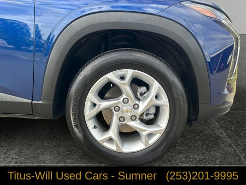 Used 2024 Chevrolet Trax LS w/ LS Convenience Package image 9