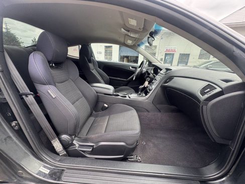Used 2011 Hyundai Genesis 2.0T image 25