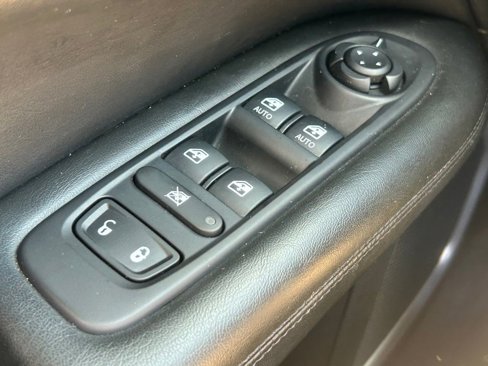 Used 2021 Jeep Compass Latitude image 32