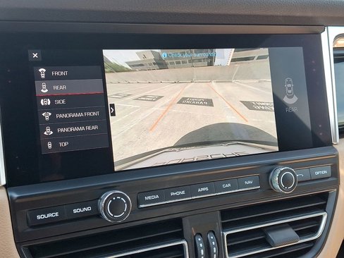 Used 2021 Porsche Macan image 19