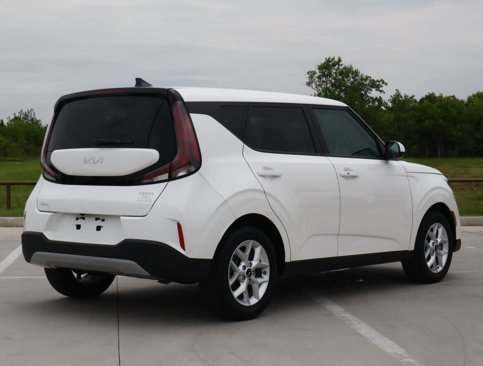 Used 2023 Kia Soul S image 4