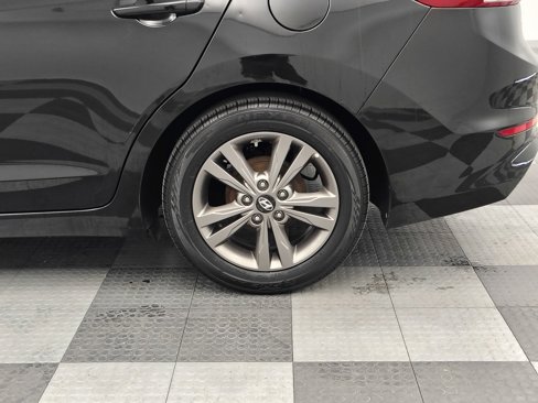 Used 2017 Hyundai Elantra SE image 14