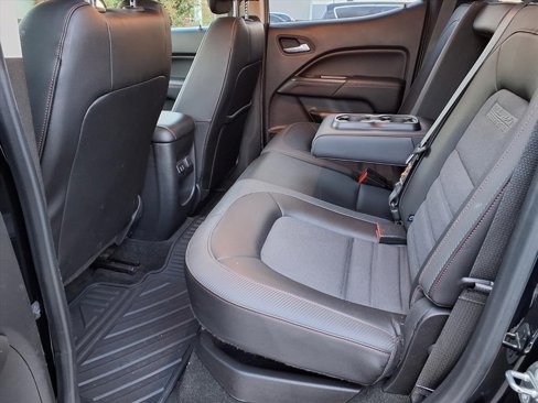 Used 2017 GMC Canyon SLE w/ All Terrain Package image 9
