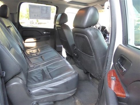 Used 2014 Chevrolet Suburban LT w/ Luxury Package image 20