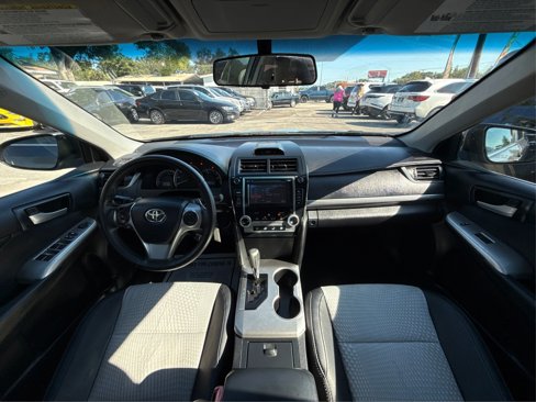 Used 2014 Toyota Camry L image 28