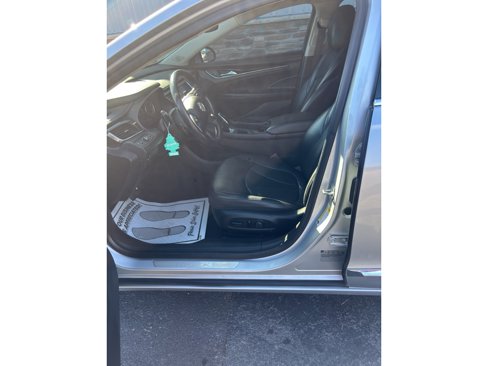 Used 2018 Buick LaCrosse Essence image 9