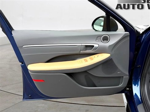Used 2021 Hyundai Sonata Limited image 11