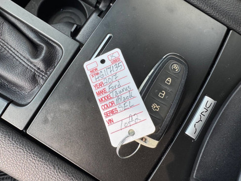 Used 2017 Ford Taurus SEL w/ Equipment Group 201A image 19