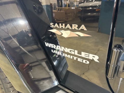 Used 2013 Jeep Wrangler Unlimited Sahara w/ Connectivity Group image 9
