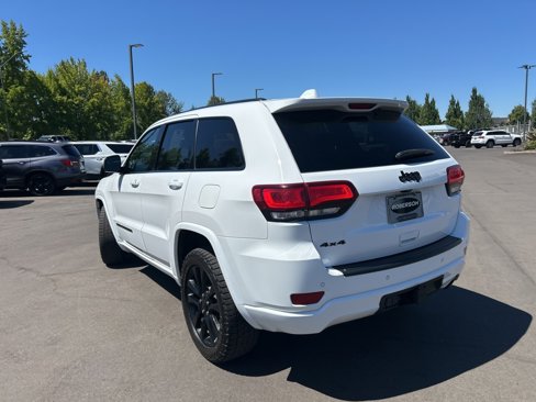 Certified 2022 Jeep Grand Cherokee Laredo X image 3