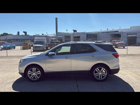 Used 2018 Chevrolet Equinox Premier image 3