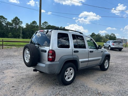 Used 2005 Jeep Liberty Sport image 7