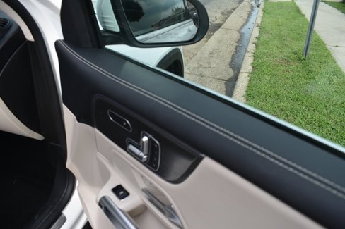 Used 2021 Mercedes-Benz GLB 250 4MATIC w/ Premium Package image 22
