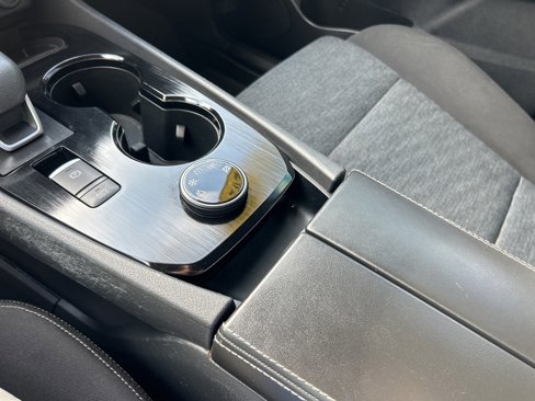 Used 2021 Nissan Rogue SV image 16