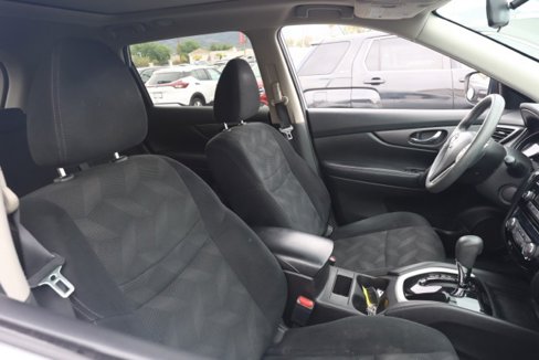 Used 2015 Nissan Rogue SV w/ SV Moonroof Package image 21