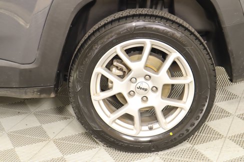 Used 2023 Jeep Renegade Latitude image 19