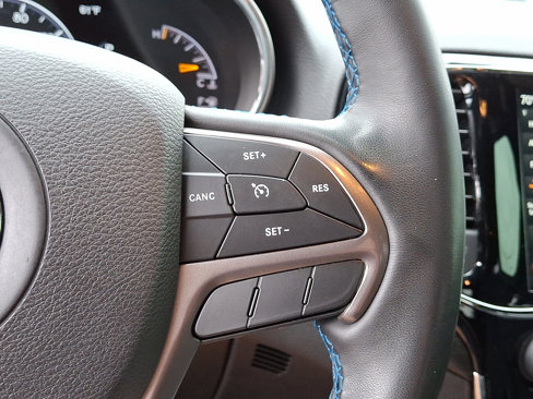 Used 2019 Jeep Grand Cherokee Laredo image 26
