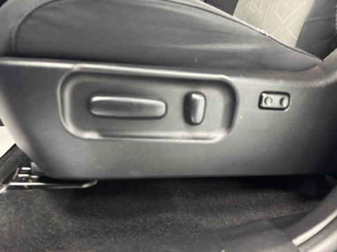 Used 2020 Toyota Tacoma TRD Off-Road image 16