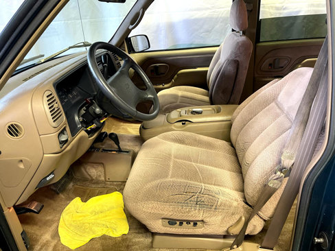 Used 1995 Chevrolet Suburban 4WD image 25