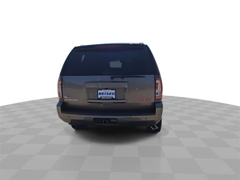 Used 2011 GMC Yukon SLT w/ SLT-2 Equipment Package image 7