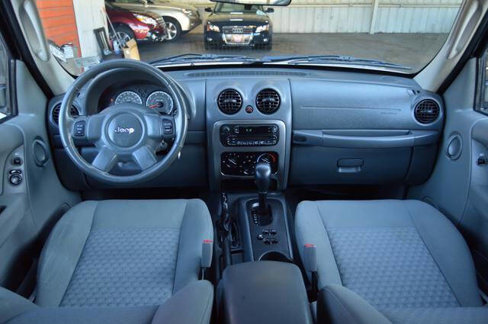 Used 2005 Jeep Liberty Renegade image 43
