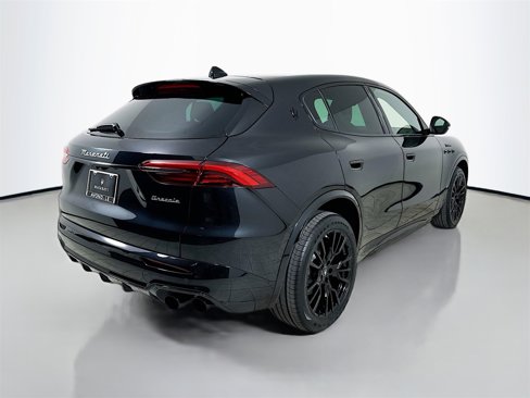 New 2025 Maserati Grecale Modena image 8