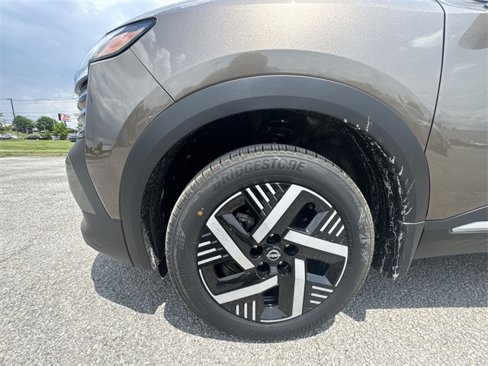 New 2025 Nissan Kicks SV image 10