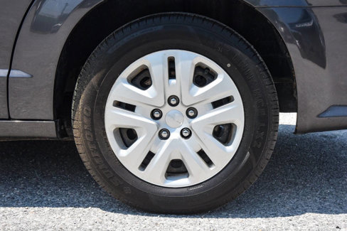 Used 2018 Dodge Grand Caravan SE image 25