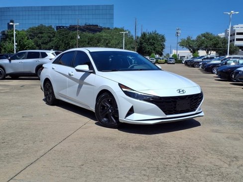 Used 2021 Hyundai Elantra SEL image 1