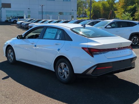 New 2025 Hyundai Elantra SE image 5