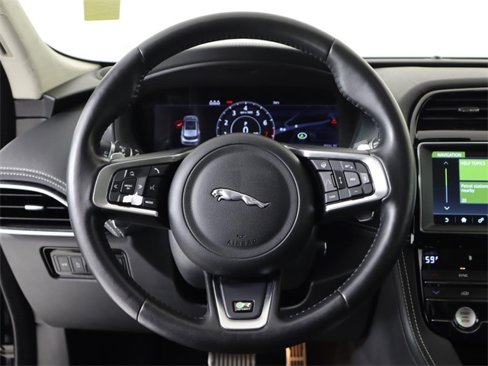 Used 2019 Jaguar F-PACE R-Sport image 21