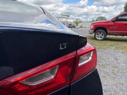 Used 2017 Chevrolet Malibu LT image 12
