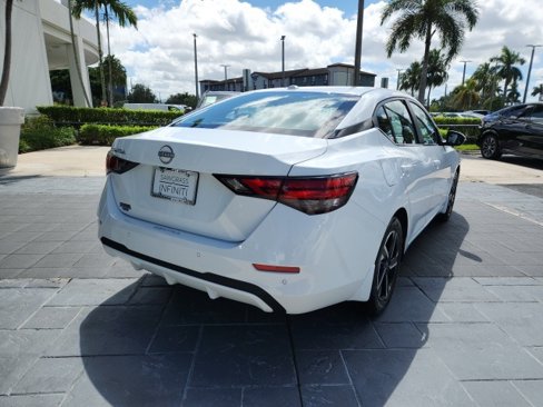 Used 2025 Nissan Sentra SV w/ All-Weather Package image 7