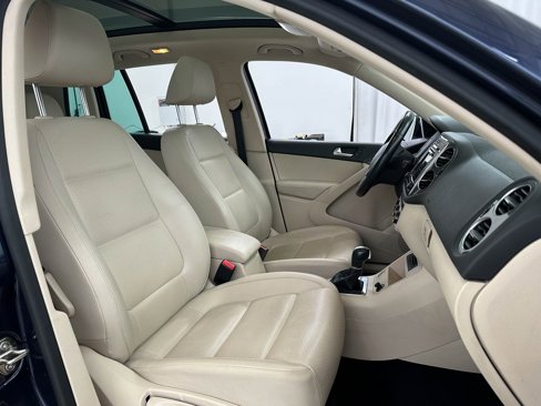 Used 2016 Volkswagen Tiguan S image 23