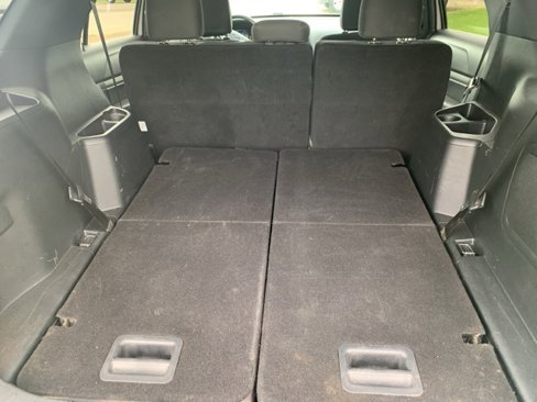 Used 2018 Ford Explorer XLT w/ Equipment Group 201A image 9
