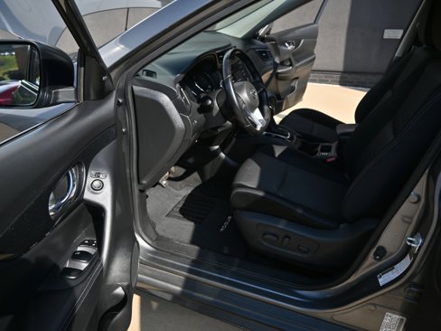 Used 2017 Nissan Rogue SV image 20