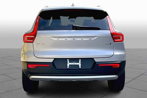 Used 2024 Volvo XC40 B5 Plus w/ Protection Package Premier image 4