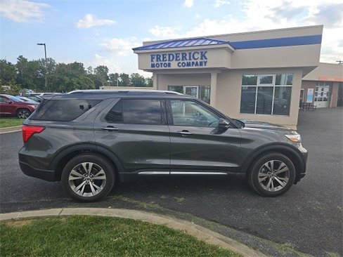 Used 2017 Ford Explorer Sport image 3