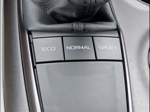 Used 2022 Toyota Camry SE image 17
