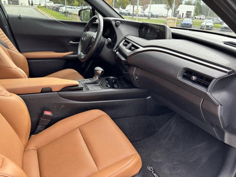Used 2022 Lexus UX 250h w/ Premium Package image 21