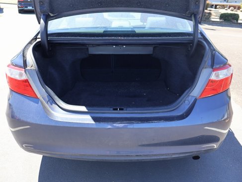 Used 2017 Toyota Camry LE image 5