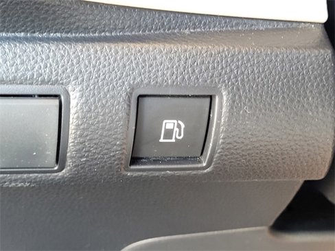 Certified 2022 Toyota Corolla LE image 17