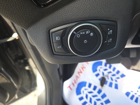 Used 2018 Ford Escape Titanium w/ Ford Safe & Smart Package image 11