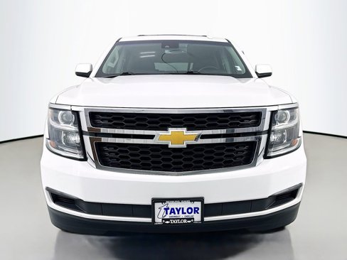 Used 2017 Chevrolet Suburban LT image 2