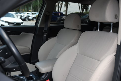 Used 2020 Kia Sorento S image 11